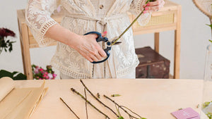 florist cutting flower stems 